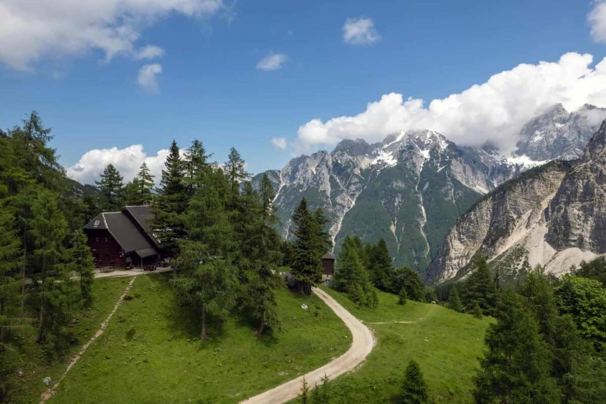 Je verblijf in een berghut in Vrsic in Kranjska Gora, Slovenië. Je verblijf in Vršič.